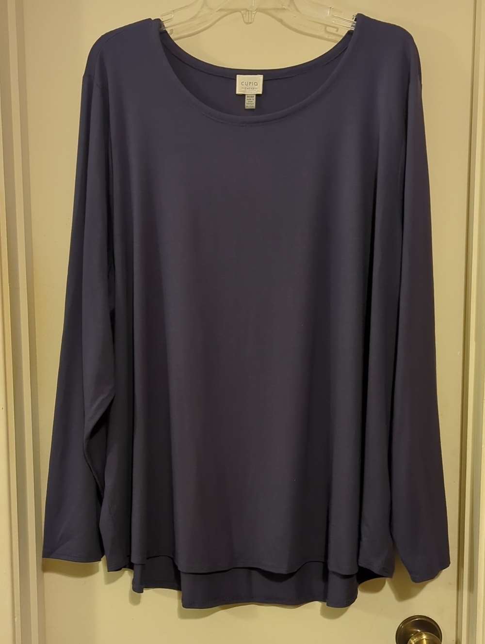 Cupio Curvy Navy Curved Neckline Pullover Top